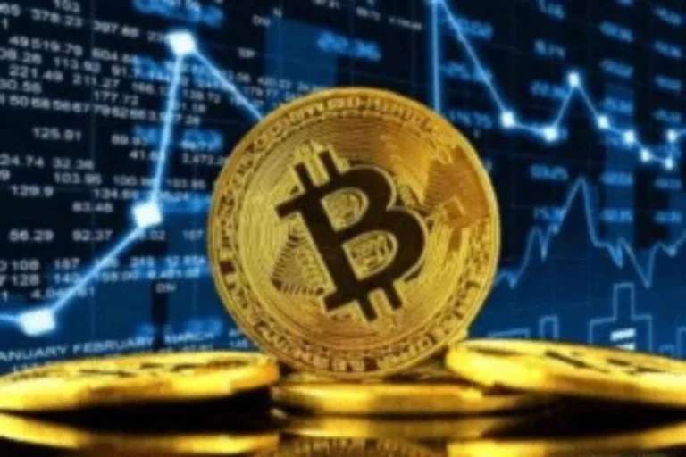 Bitcoin Plunges to $92K: Is a Relief Rally Coming or More Losses Ahead?