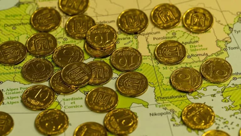 Solana Stirs Interest as Analysts Predict Altcoin Rebound