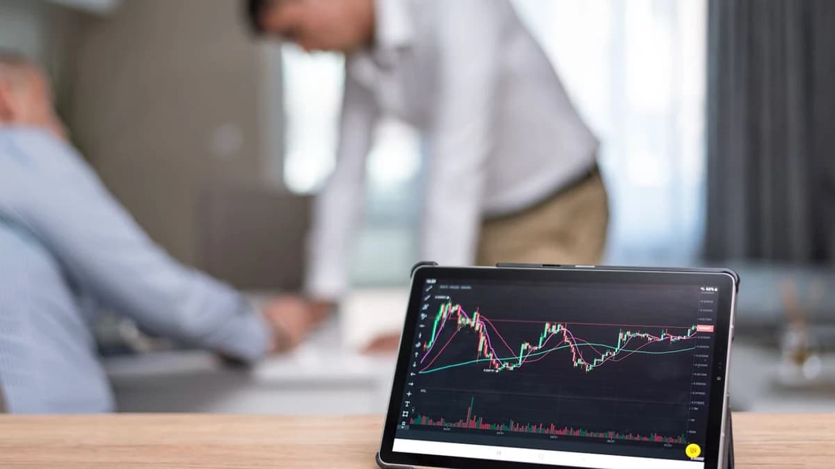 Ethereum Faces Critical Resistance as Traders Eye $1750 Level
