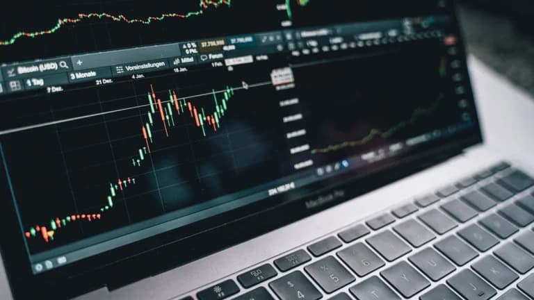 Inside CoinDesk’s Coverage of Billionaire’s Bitcoin Advice — What It Means