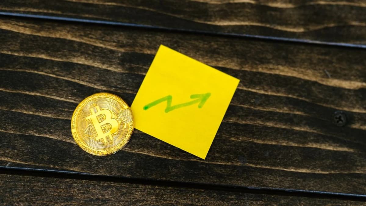 Bitcoin Faces Selling Pressure — When Will Kiyosaki Buy Again?
