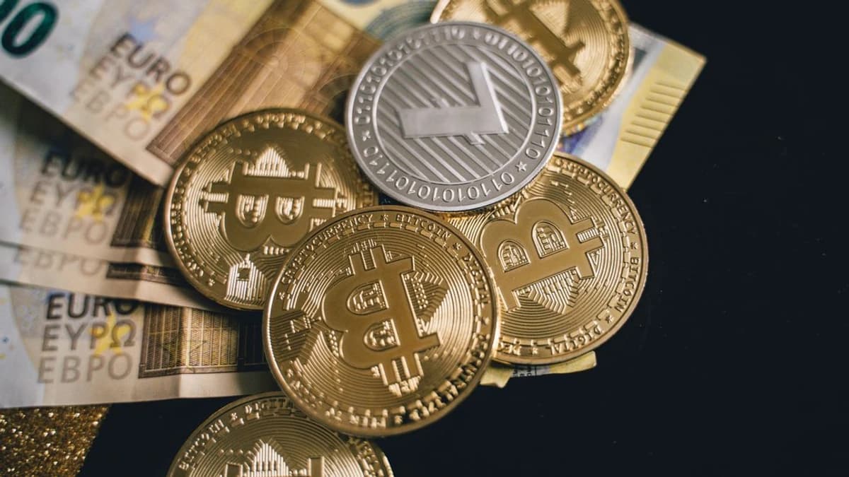 Institutional Interest Peaks — Altcoin Sherpa Amplifies Key Bitcoin Metric