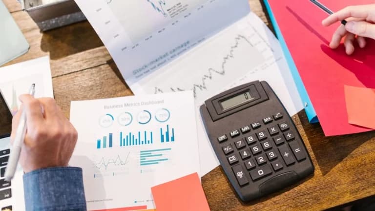 Coinbase’s x402 Protocol Gains Attention Amid AI Discussions — What’s Next for Investors